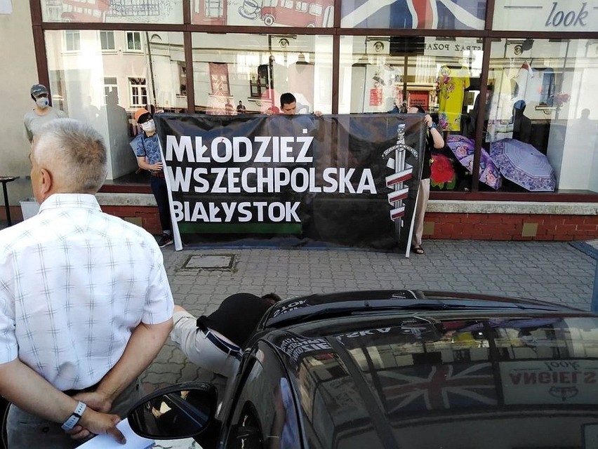 Młodzież Wszechpolska zorganizowała protest przeciwko...