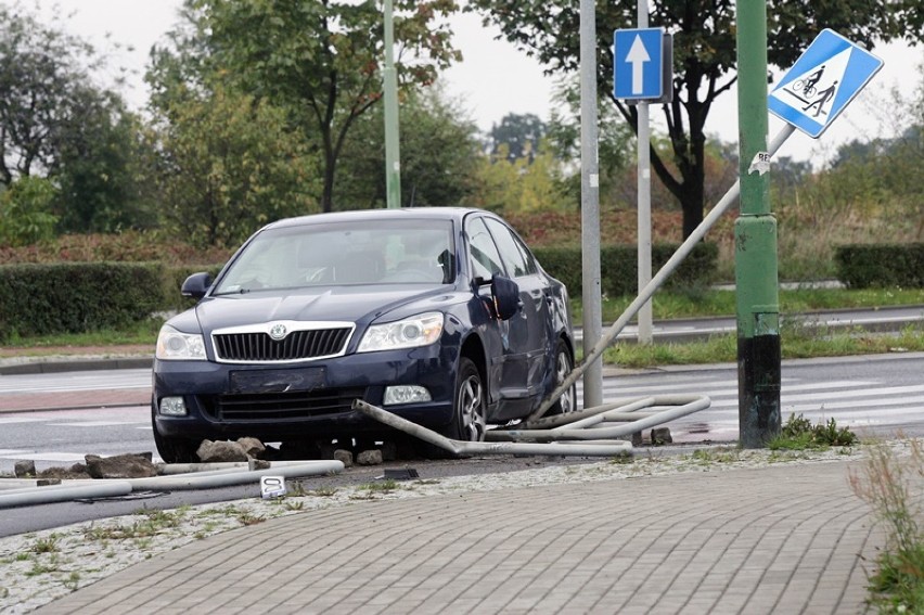 Wypadek na ulicy Piłsudskiego w Legnicy [ZDJĘCIA]