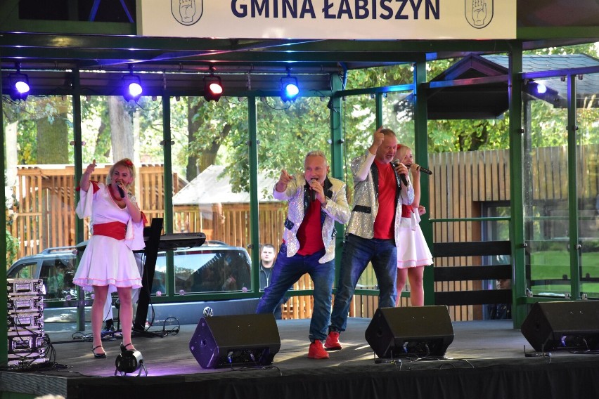 Sezon letnich koncertów w 2022 roku na łabiszyńskiej wyspie...