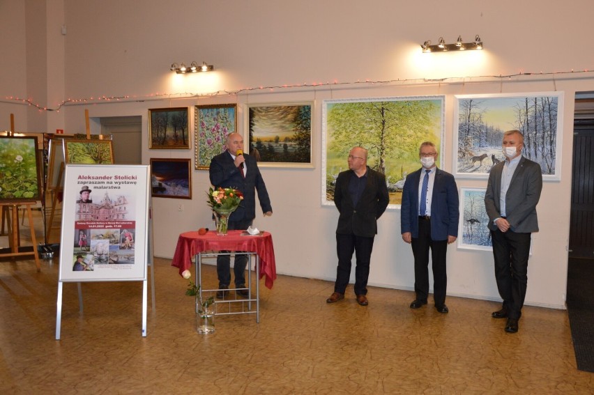Nowa Wieś L. Artysta malarz Aleksander Stolicki otworzył wystawę swoich obrazów