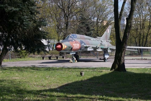 Wypadek w technikum przy Jawornickiej w Poznaniu. Uczeń podpalił na zajęciach kolegę. 17-latek z poparzeniami drugiego stopnia trafił do szpitala. Ma poparzone nogi i pośladki. 

Zobacz więcej: Uczeń podpalił ucznia w technikum przy Jawornickiej. 17-latek z poparzeniami trafił do szpitala