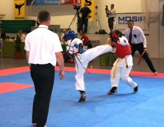 Udane występy oświęcimskich karateków w Świebodzicach i Olkuszu