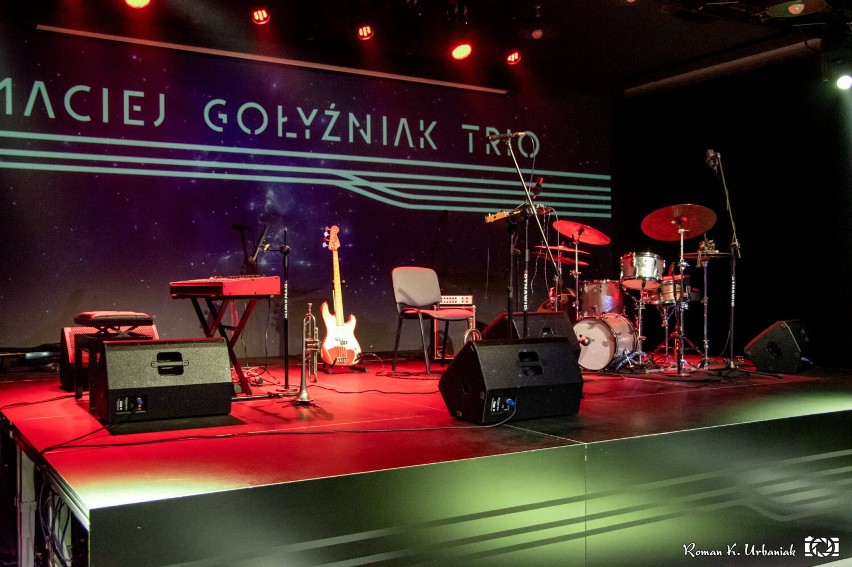 "Maciej Gołyźniak Trio" na scenie Zajezdni Kultury