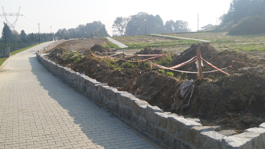Cmentarz w Jastrzębiu: będzie więcej miejsc