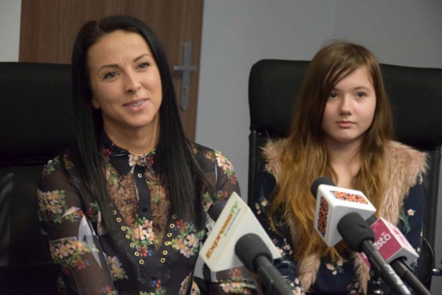 Ewelina Gapińska wygrała na aukcji WOŚP rejs z prezydentem. Na zdjęciu, z córką Nikolą