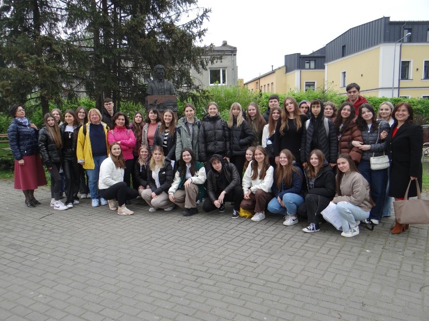Do II LO w Radomsku na wymianę młodzieży przyjechała grupa...