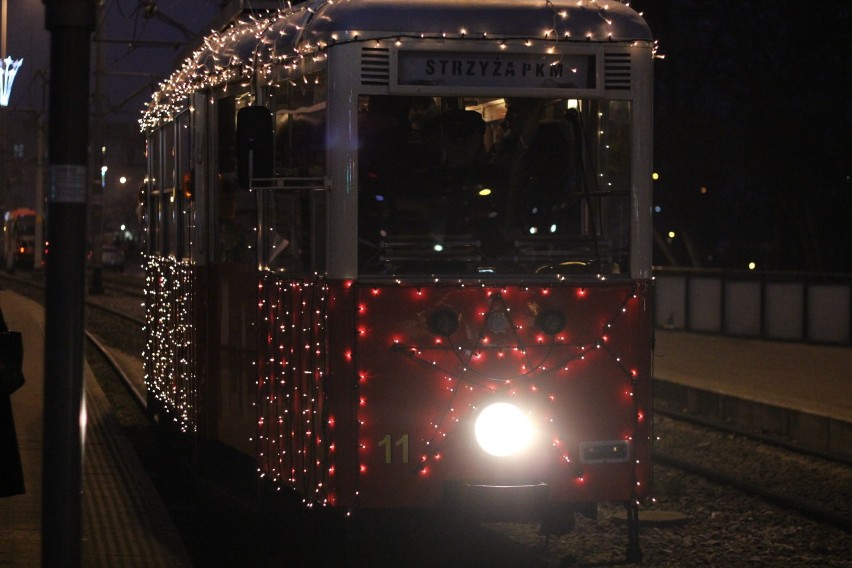 Christmas Tram w Gdańsku. Jedź bezpłatnie, a datkiem wesprzyj potrzebujących [ZDJĘCIA] 
