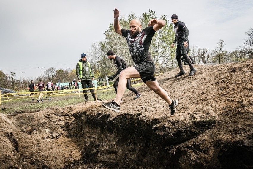 Runmageddon Arena Gliwice. Jakie przeszkody i atrakcje czekają? ZDJĘCIA, MAPA