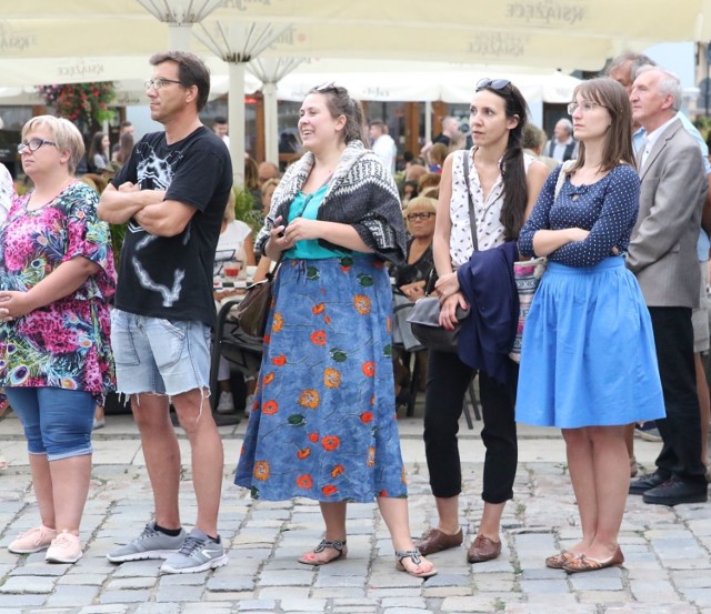 Muzyczny Rynek w Kaliszu. Koncert "Arie z uśmiechem i słońcem", czyli muzyka z oper i operetek