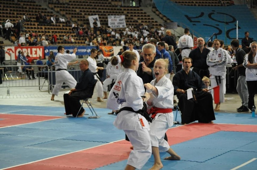 Iga Cudziło z UKS KT Kraśnik wicemistrzynią świata w karate tradycyjnym! ZDJĘCIA