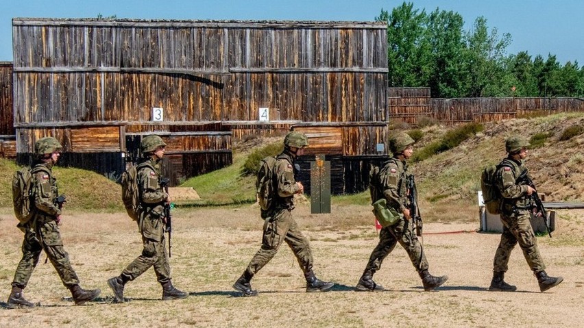 W styczniu ruszą szkolenia nowych żołnierzy w Lesznie. Sprawdź jak wysoka pensja czeka na przyjętych do Wojska Polskiego ZDJĘCIA
