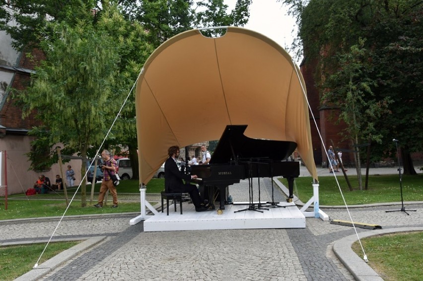 "Posłuchajcie Chopina w Legnicy”, koncert w centrum miasta [ZDJĘCIA]