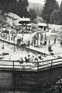 To były pierwsze baseny termalne na Podhalu. Woda miała 20 stopni [STARE ZDJĘCIA]