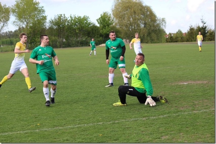 Piłka nożna. GKS Trąbki Wielkie - Wisła Steblewo 4:4. Zobaczcie zdjęcia!