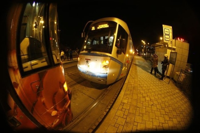 Wrocław: Kolizja tramwajów przy Moście Szczytnickim (GALERIA)