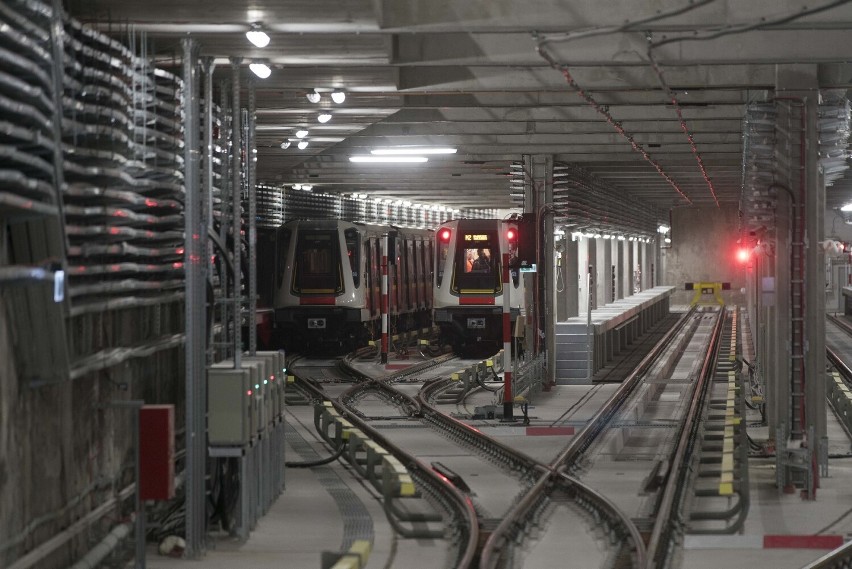 Metro Warszawskie będzie kursować na skróconej trasie. Ogromne utrudnienia