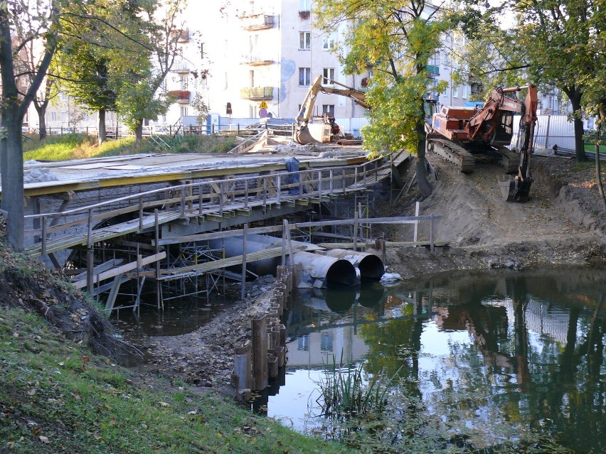 Opóźni się remont ulicy Częstochowskiej w Kaliszu. Drogowcy muszą przeprojektować most. ZDJĘCIA