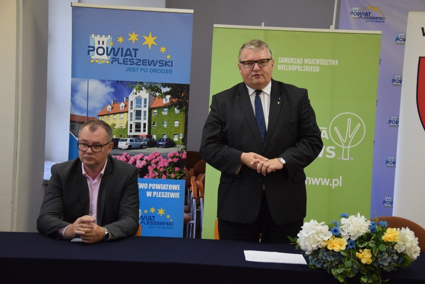 W Starostwie Powiatowym w Pleszewie podpisano umowę z trzema gminami w ramach programu "Pięknieje Wielkopolska Wieś"