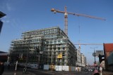 Nowy biurowiec w centrum rośnie w oczach [ZDJĘCIA]