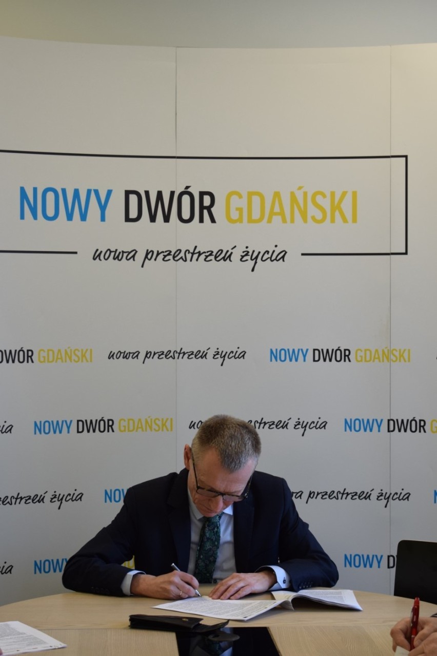 Nowy Dwór Gdański. Podpisano umowę na budowę ścieżki rowerowej do granic z gminą Stegna