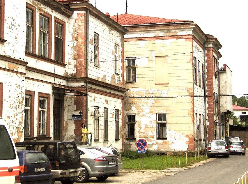 Obecny Szpital Powiatowy w Żywcu przy ul. Sienkiewicza jest...
