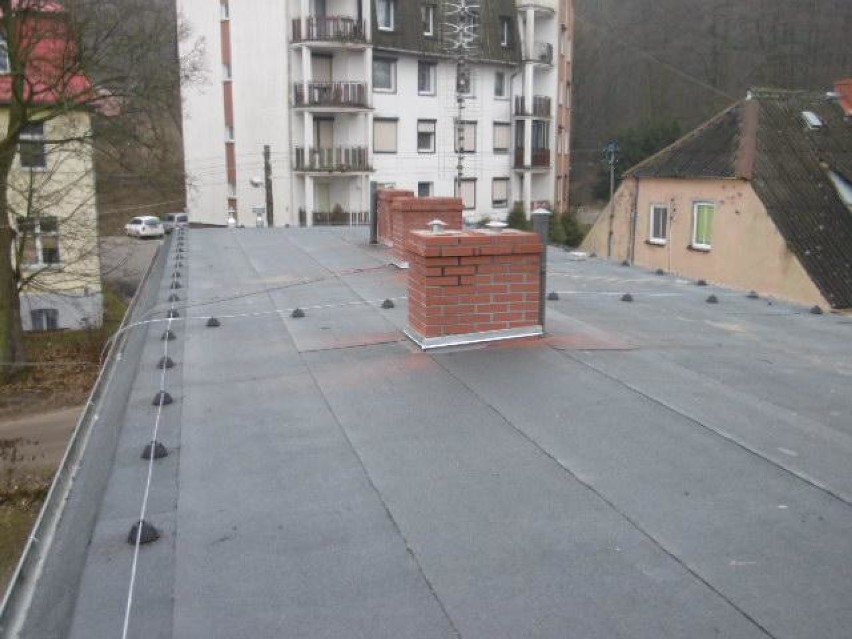 MZGM Chodzież zakończył termomodernizacje dachów w budynkach...