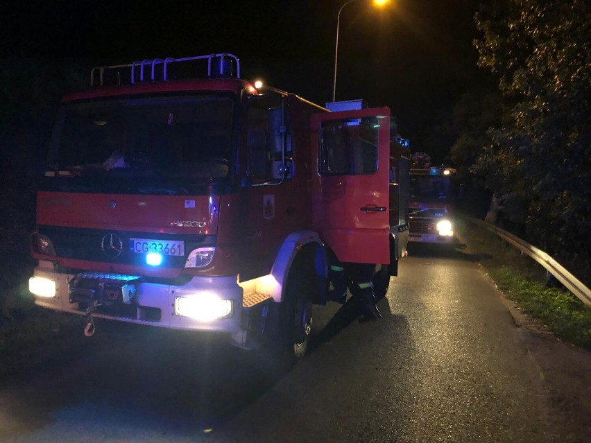 Pożar w Bursztynowie w powiecie grudziądzkim. Jedna osoba trafiła do szpitala