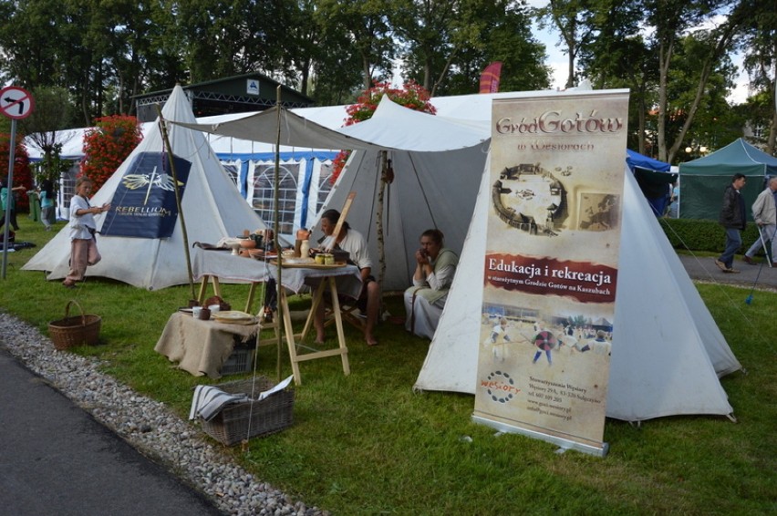 XIV Biesiada Kaszubska Dni Powiatu Kartuskiego - Festiwal Ludzie dla Ludzi ZDJĘCIA, WIDEO