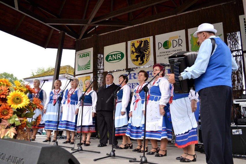 Jesienne targi w Starym Polu [ZDJĘCIA]. Święto Mleka, piosenka biesiadna i piknik drobiowy