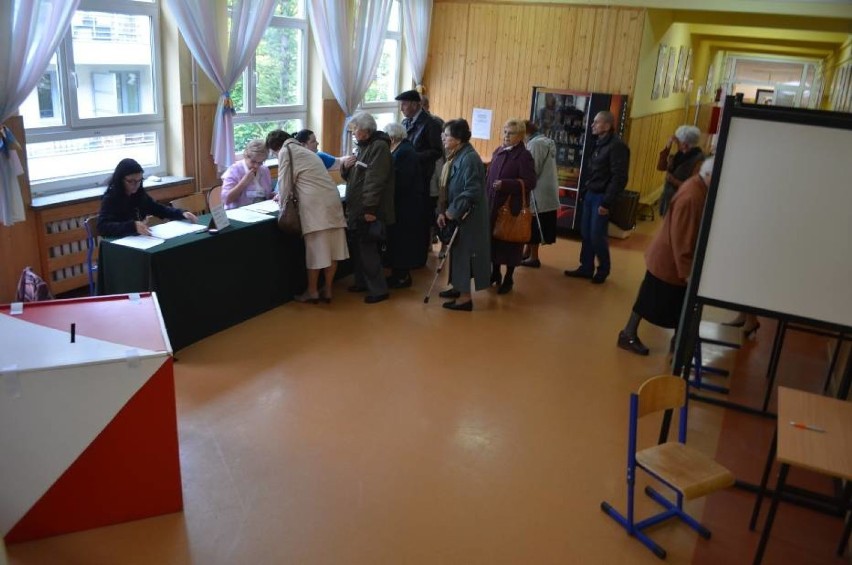 Wybory Samorządowe 2018. Ogromny wzrost osób dopisanych do list wyborczych w Warszawie. Będą szczegółowo kontrolowani