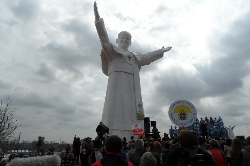 Odsłonięcie największego na świecie pomnika Jana Pawła II,...