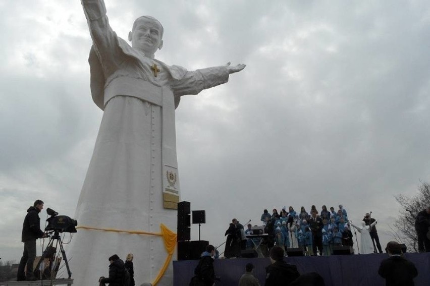 Odsłonięcie największego na świecie pomnika Jana Pawła II,...