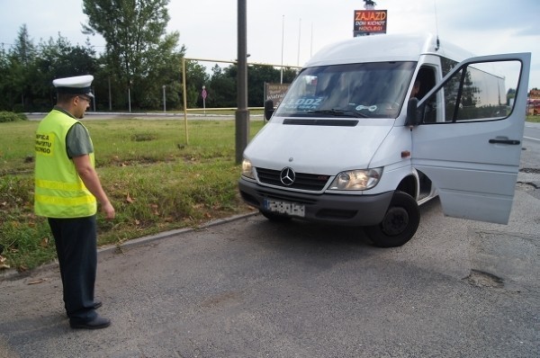 Busy kontrolują policjanci z drogówki i inspektorzy ITD