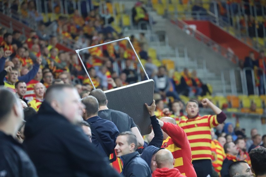 W piątek na stadionie miejskim w Białymstoku piłkarze...