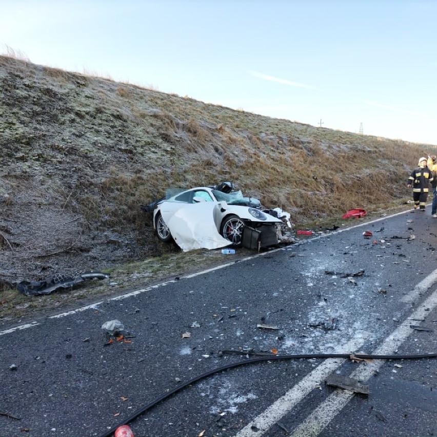 Poważny wypadek na trasie Grudziądz - Brodnica. Porsche...