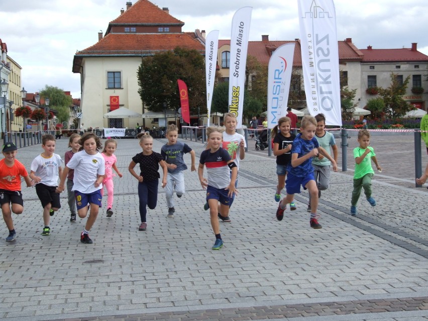 Blisko 300 biegaczy wzięło udział w olkuskim biegu ulicznym