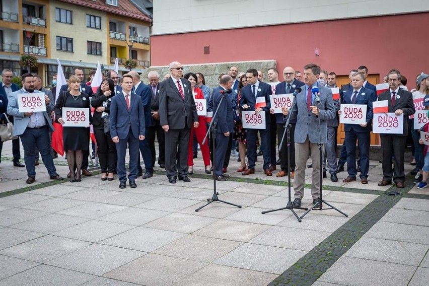 Marek Kuchciński w Brzozowie. Samorządowcy z Podkarpacia poparli kandydaturę Andrzeja Dudy