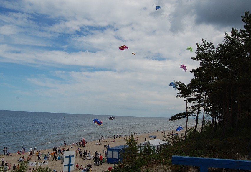 Pokaz Latawców na plaży w Sztutowie: Mieszkańcy i turyści podziwiali piękne latawce