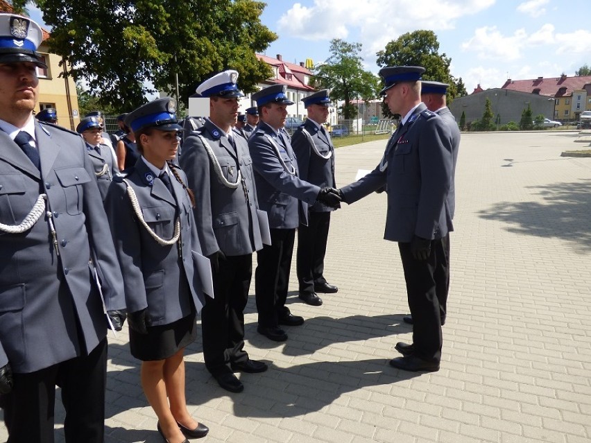 Awanse policjantów wręczone w Lęborku podczas święta policji ZDJĘCIA