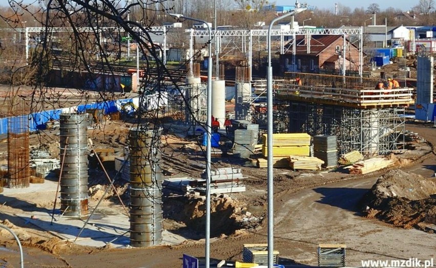 Na budowie nowych wiaduktów na ulicy Żeromskiego w Radomiu...