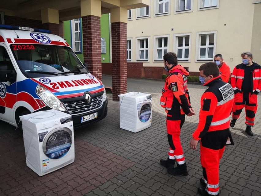 Ratusz przekazał sprzęt dla ratowników medycznych ze Szczecinka [zdjęcia]
