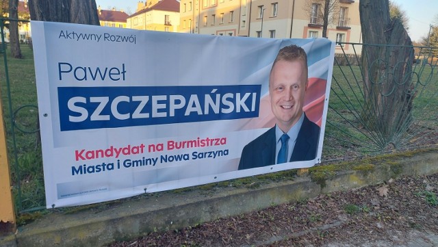 Wbrew wiszącym plakatom Paweł Szczepański i Dariusz Półćwiartek kandydatami na burmistrza Nowej Sarzyny już nie są.