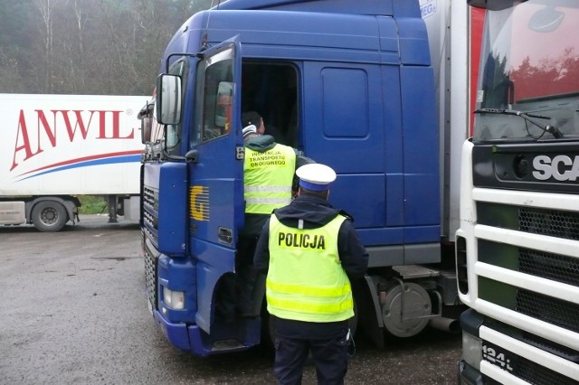 Jeden z kierowców zakładał magnesy na tachograf