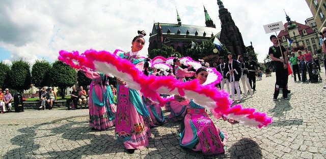 Święto muzyki i tańca, czyli Międzynarodowy Festiwal Folklorystyczny "Świat pod Kyczerą"