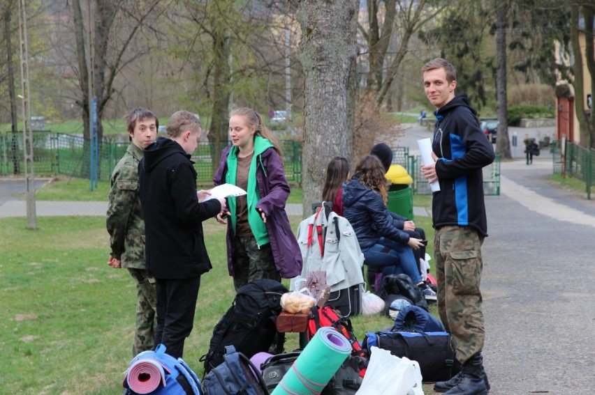 Harcerze stanęli w szranki. Odbył się VIII Rajd Harcerski „Czerwona Jedynka” [zdjęcia]