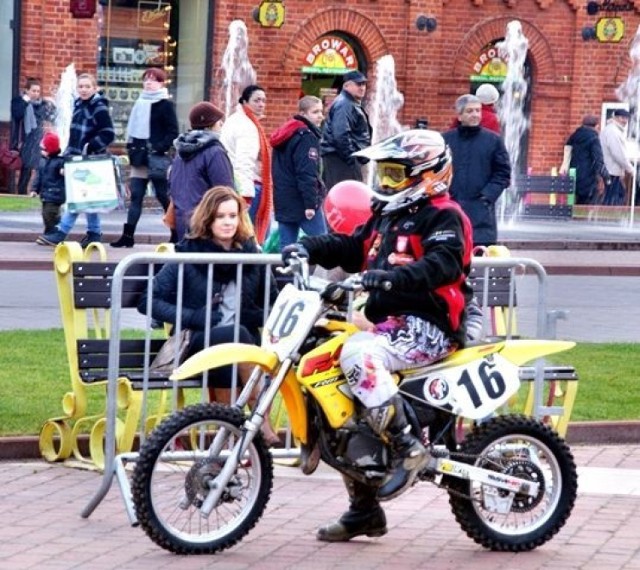 Przyjazd do Manufaktury zawodnik&oacute;w Ł&oacute;dzkiego Klubu Motorowego. Fot. Mariusz Reczulski