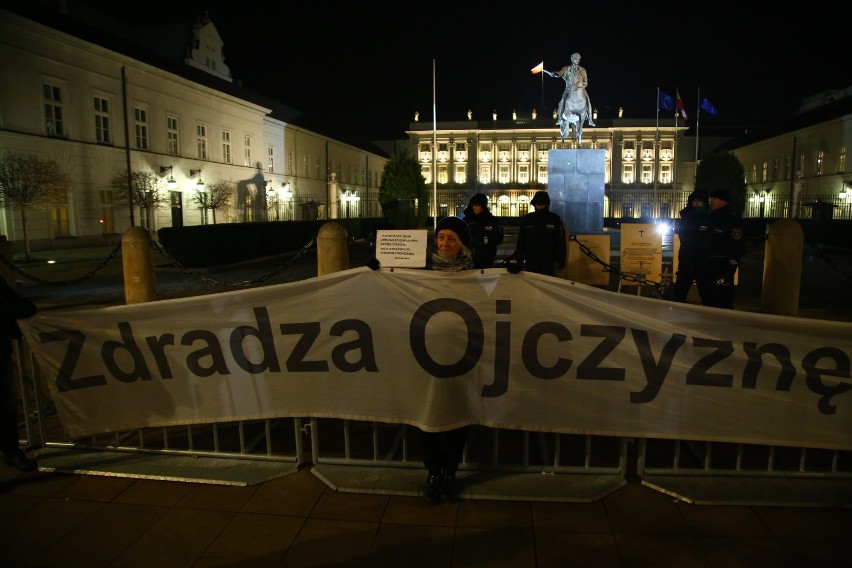 Demonstracja 3xW. Protest w obronie wolnych sądów na...