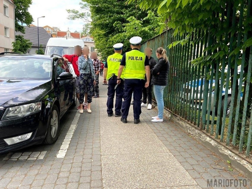 Opole. Policjanci wyjaśniają przyczyny kolizji hulajnogi z samochodowymi drzwiami na ul. Kołłątaja 