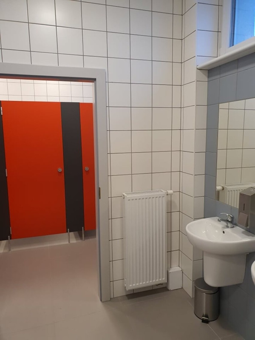 Remont toalet w Zespole Szkół Krzywiń zakończony [FOTO]