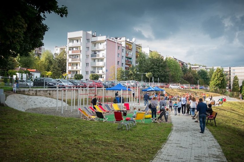 Mieszkańcy osiedla Niepodległości w Bochni zorganizowali dużą sąsiedzką imprezę [ZDJĘCIA]
